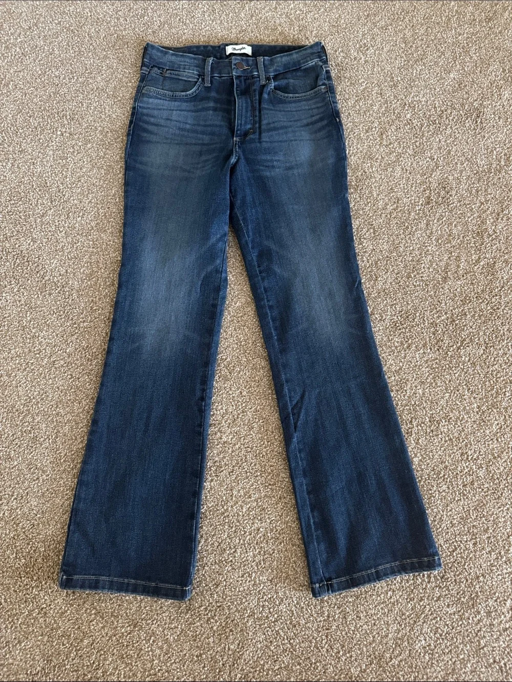 Wrangler slim straight
